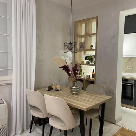 Monarh Apartment