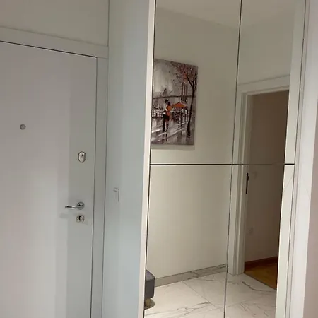 Monarh Apartment